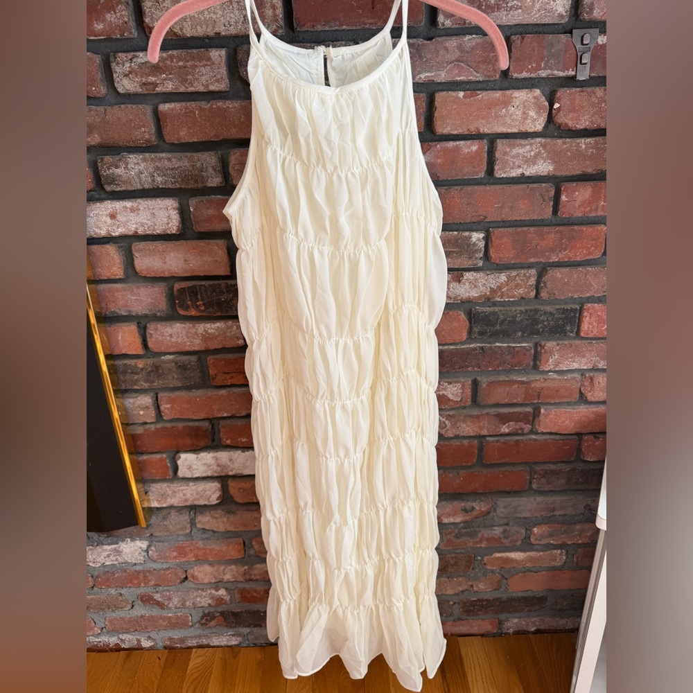🛍️🛍️Ruffled cream dress